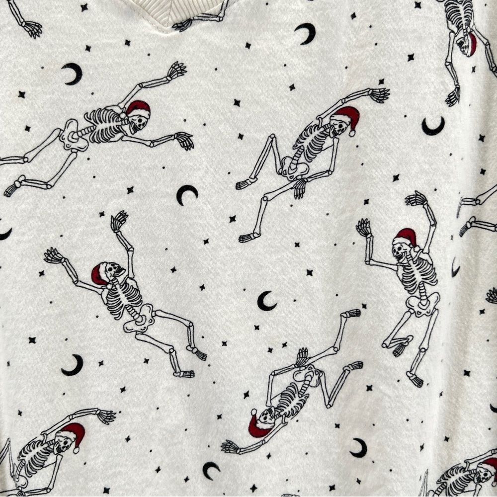 Torrid Dancing Santa Skellies Whisper White V-Neck Tee 0821 - Picture 4 of 7